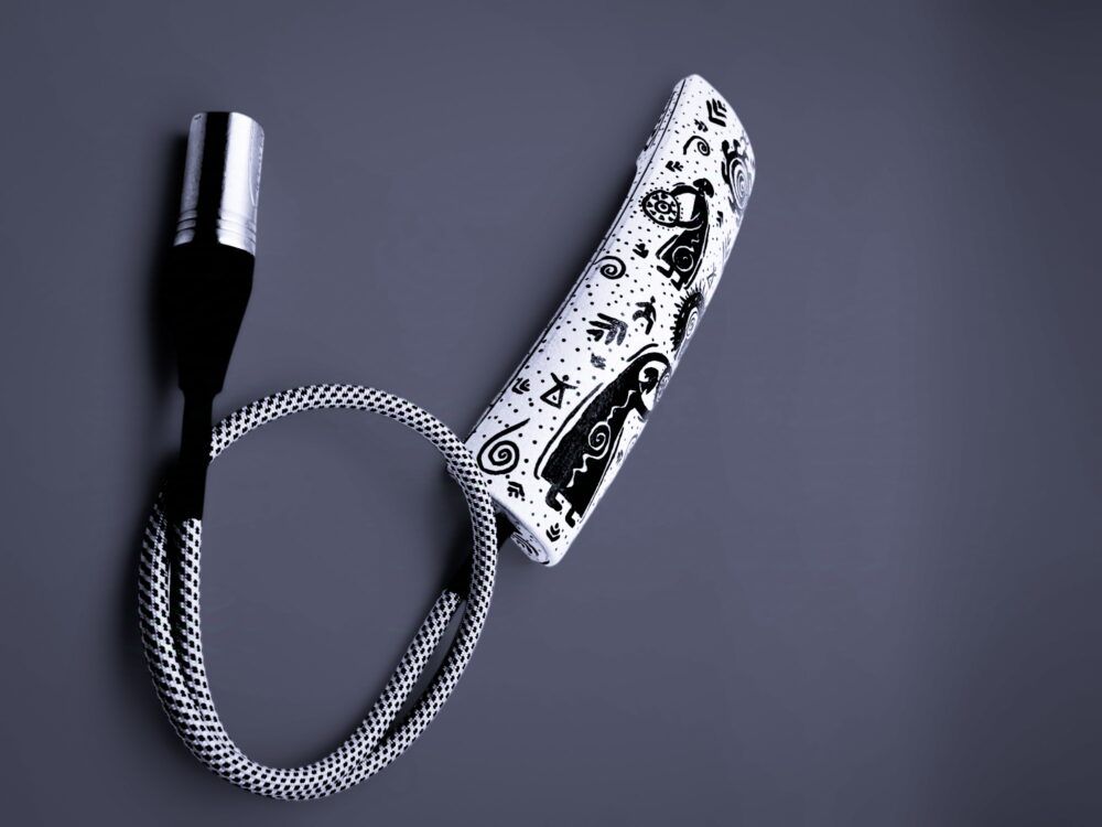 MYTH-O-PHONE – A Microphone with Myth - Image 3