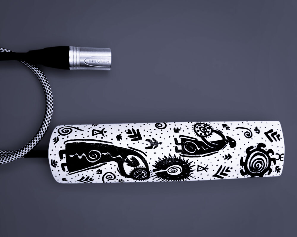 MYTH-O-PHONE – A Microphone with Myth - Image 2
